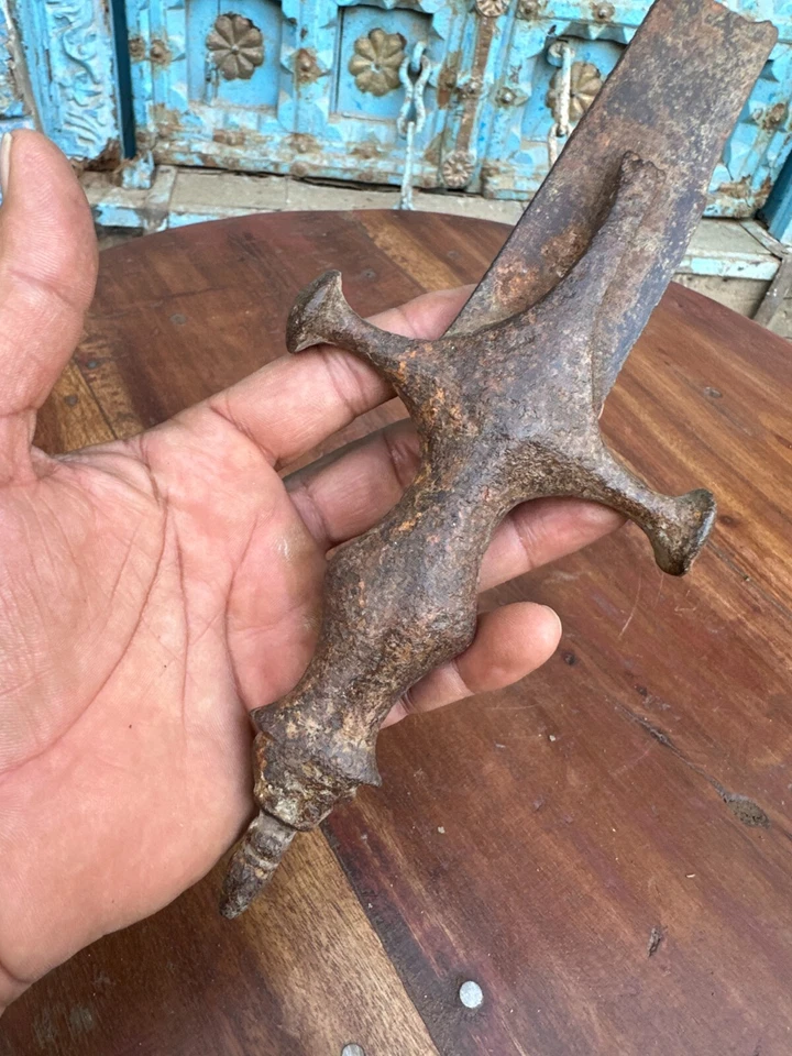1800's  Ancient Old Iron Hand Forged Beautiful Sword Broken Blade Handle - Image 3 of 4
