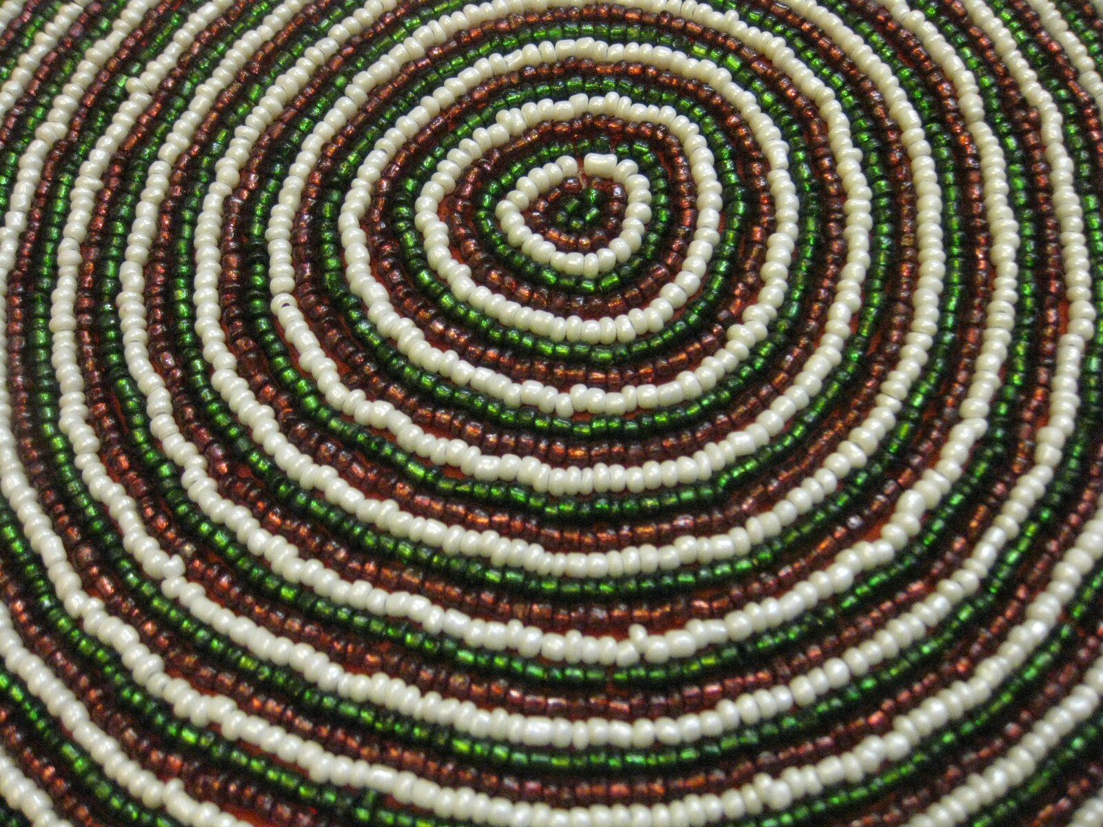 x2 CYNTHIA ROWLEY BEADED PLACEMAT Chargers Christmas Peppermint Swirl