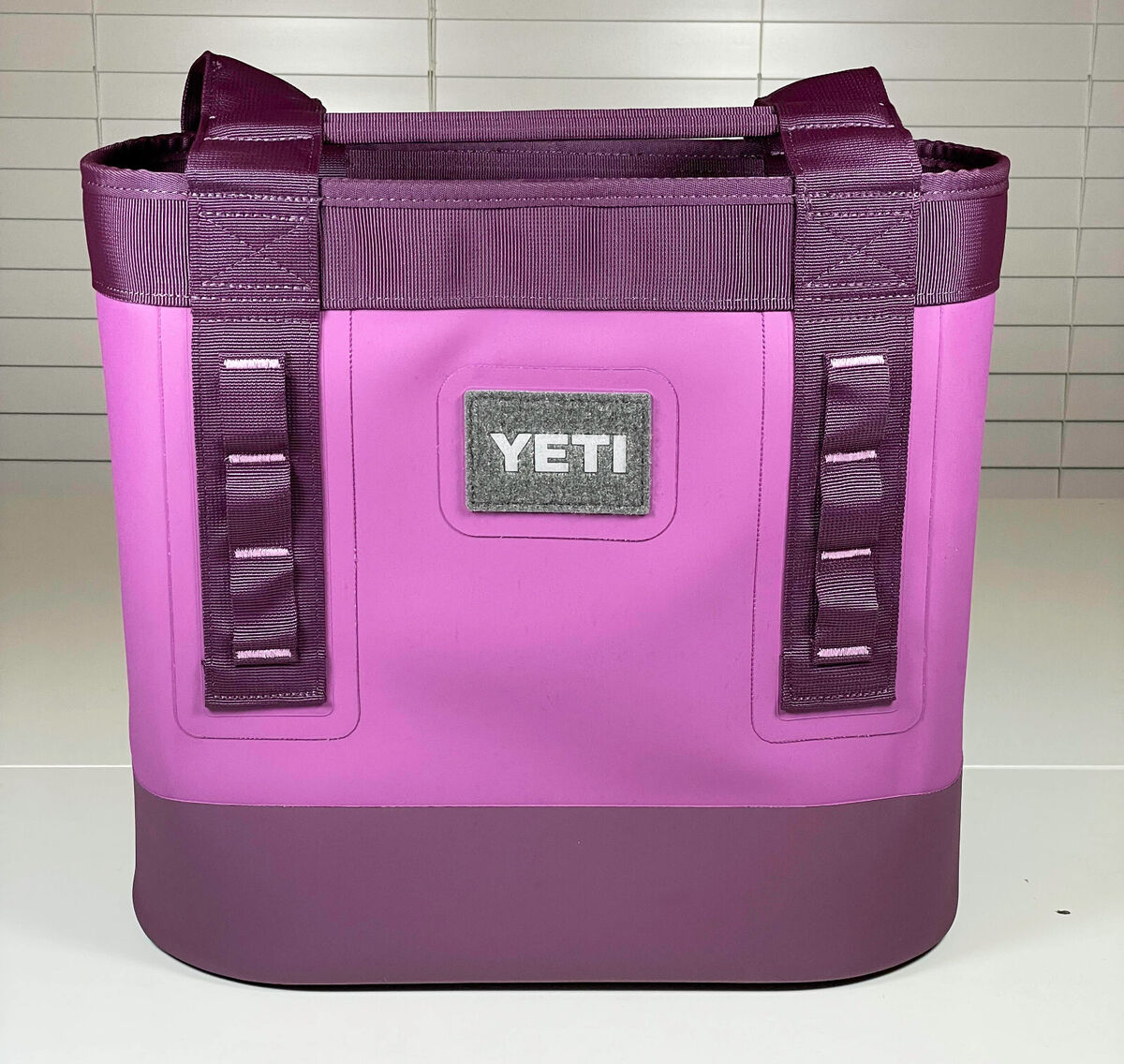 YETI CAMINO CARRYALL COOLER NORDIC PURPLE