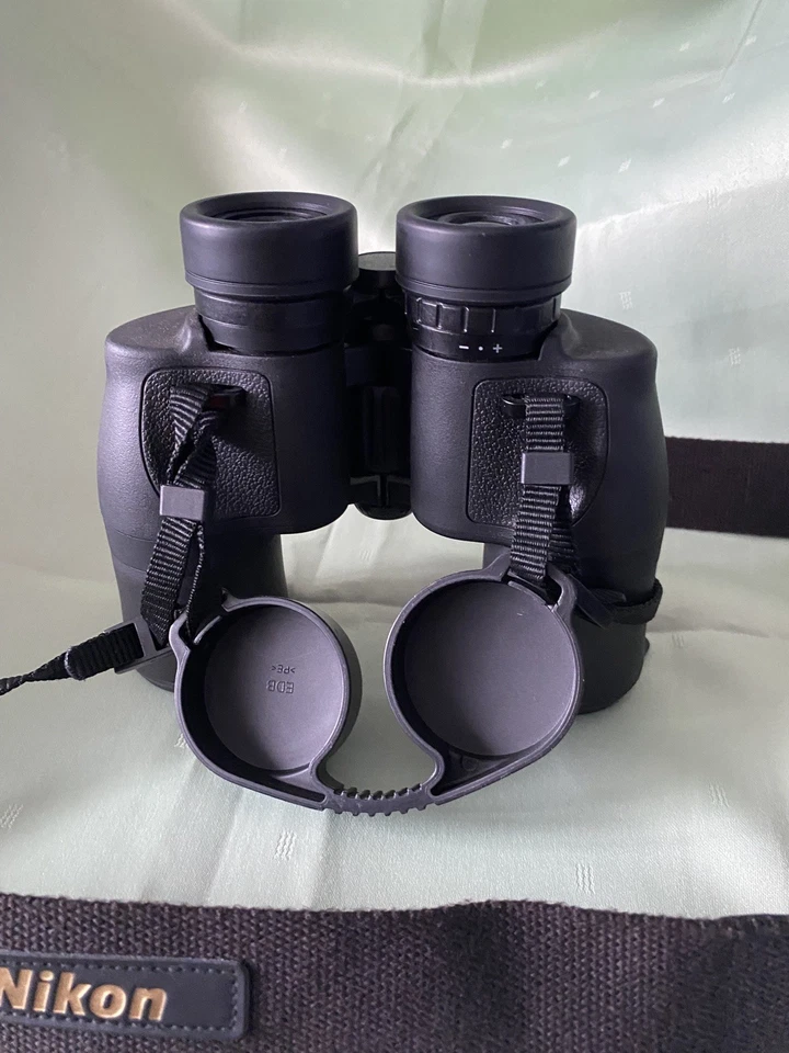 Nikon Aculon 8x42  Binoculars - Black A211  - Image 3 of 4