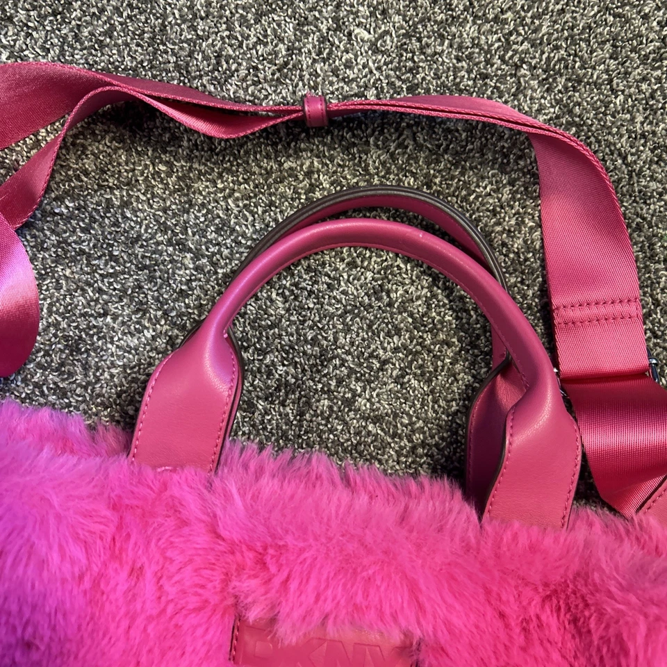 Rosa DKNY Cartera Bolso de Mano Cartera Piel Esponjosa Precio de venta sugerido por el fabricante $148 Foto 3 de 4