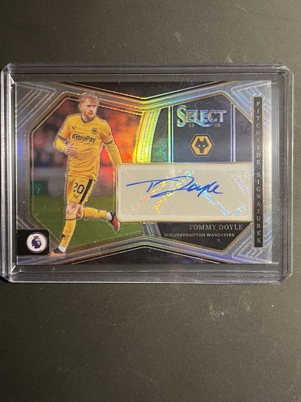 Tommy Doyle 2023-24 Panini Select EPL Pitchside Signatures Auto Silver Prizm