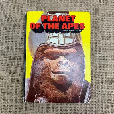 VINTAGE 1975 PLANET OF THE APES AUTHORISED EDITION HARDBACK FILM ANNUAL - Image 1 of 4