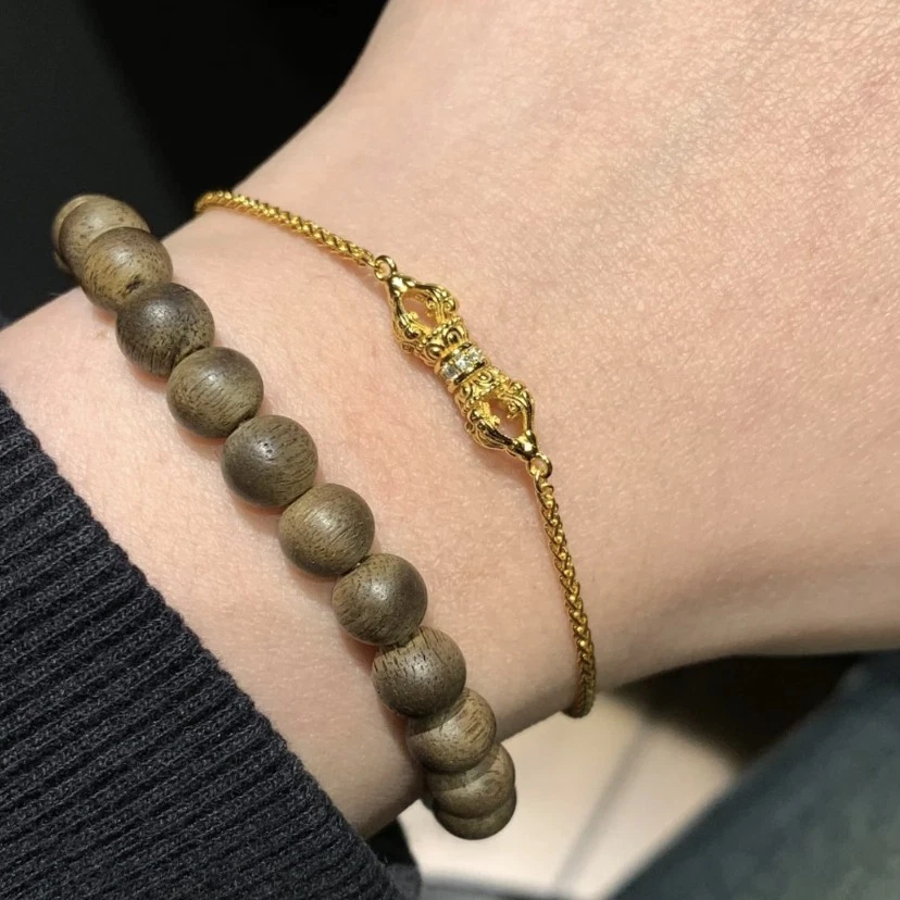 Pulsera dorada estilo vintage de oro amarillo de 14 quilates joyería de lujo para parejas Foto 2 de 4