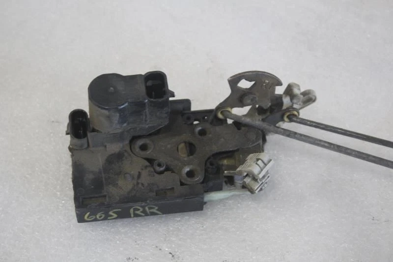 1998 1999 2000 2001 2002 2003 2004 BUICK REGAL ПРАВАЯ ЗАДНЯЯ ДВЕРЬ ЗАМОК ПРИВОД - Изображение 2 из 4