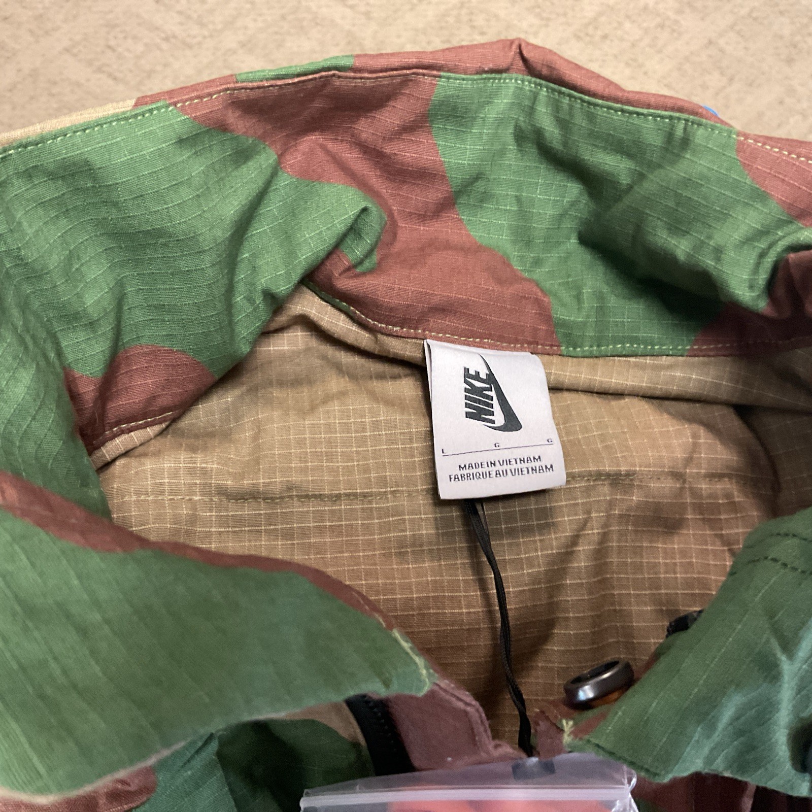 NIKE X OFF-WHITE WOMEN'S CAMO JACKET CK5623-385 Women’s LARGE thumbnail 4