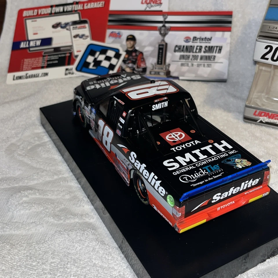 2021 #18 Chandler Smith Safelite Bristol Truck Raced Win 1/24 NASCAR Diecast - Image 2 of 4