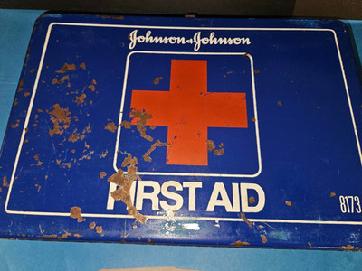 JOHNSON AND JOHNSON FIRST AID CASE, VINTAGE, AS PICTURED