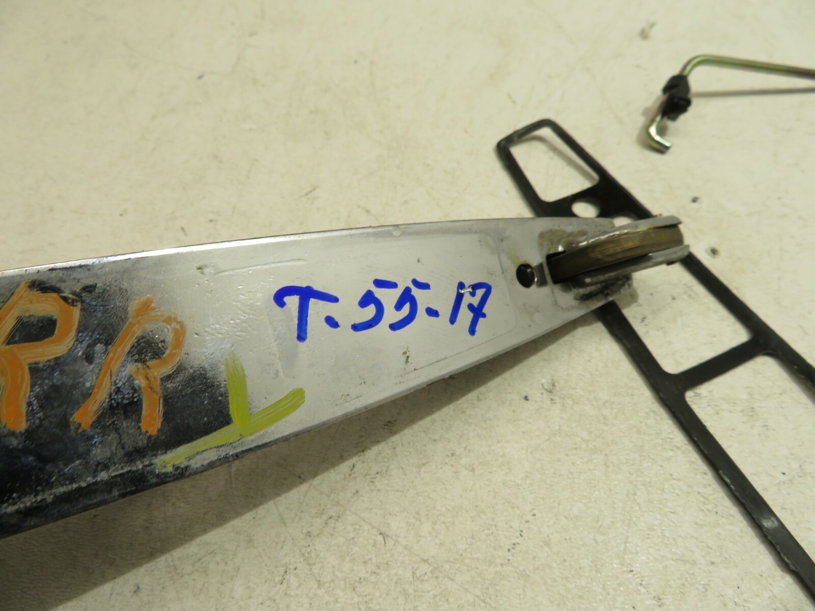 1999-2006 BENTLEY ARNAGE RWD REAR RIGHT PASSENGER SIDE DOOR EXTERIOR HANDLE OEM
