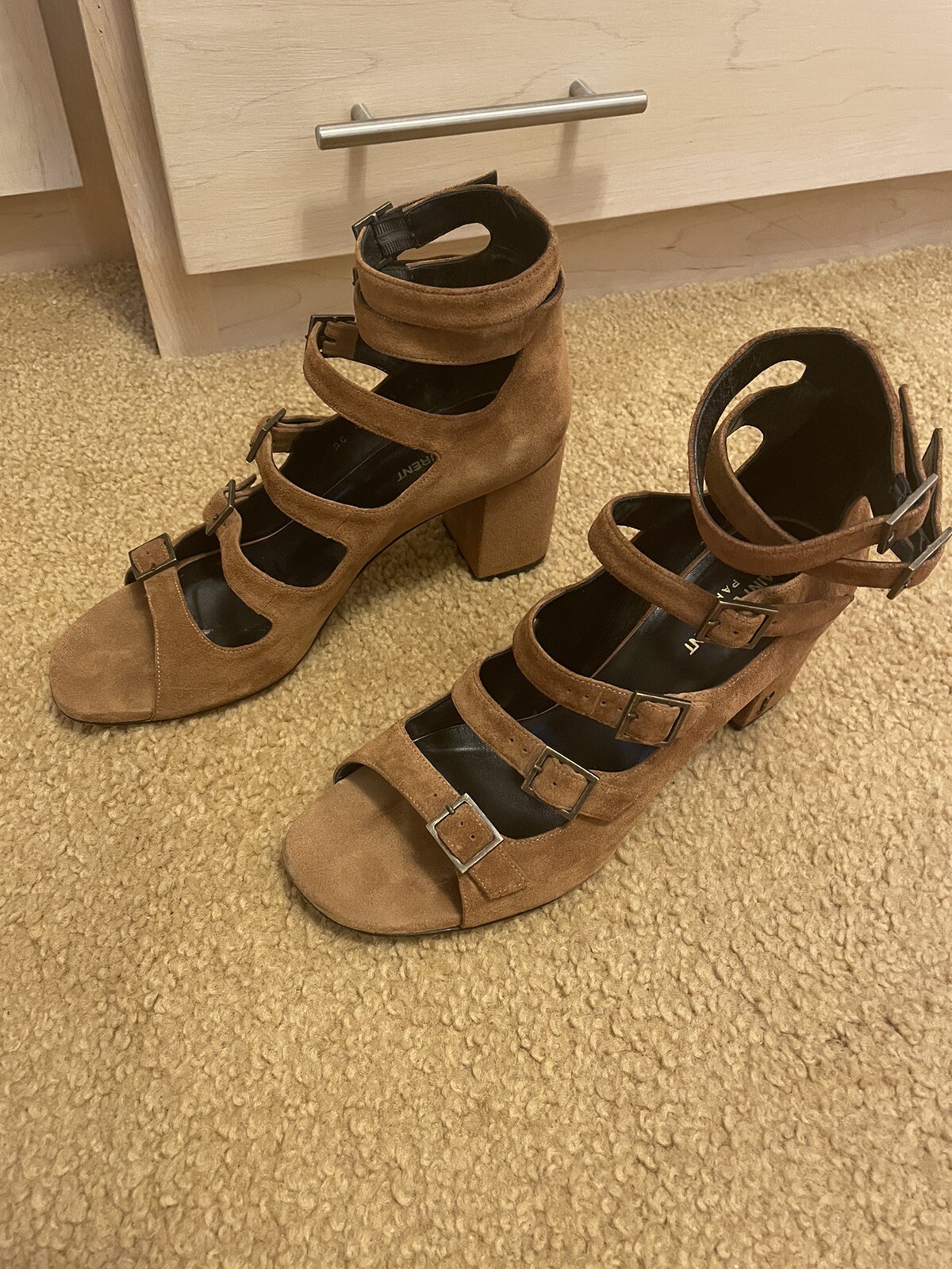 Scarpe sandali SAINT LAURENT YSL marrone chiaro pelle scamosciata con cinturini