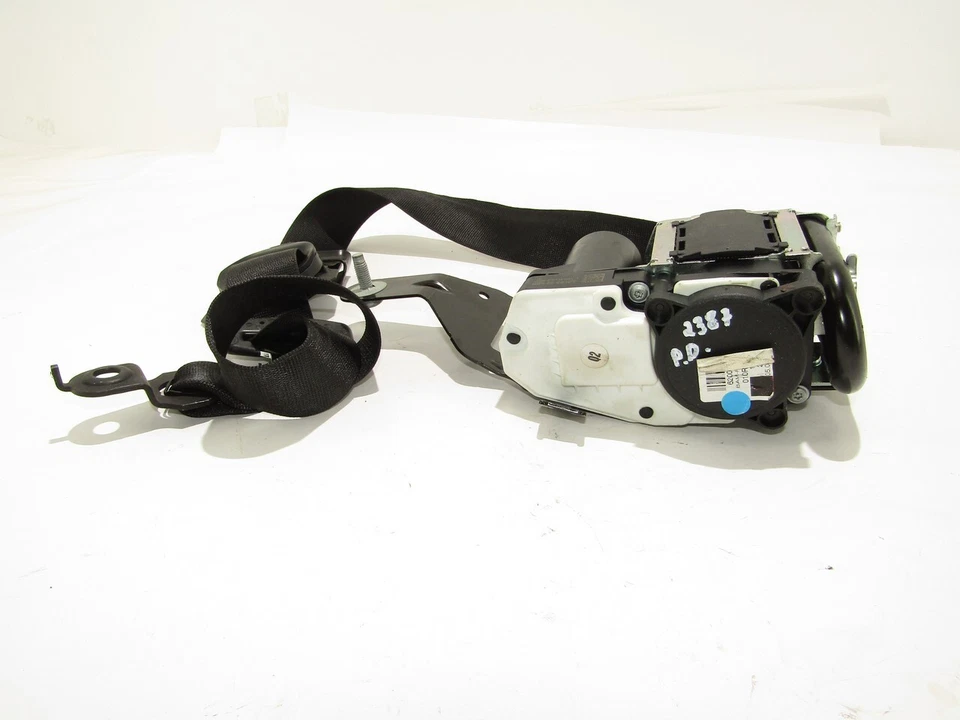 Mercedes Benz E W212 front right seat belt front right seat belt - Image 2 of 4