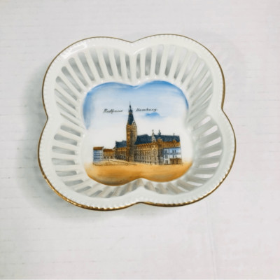 rathaus hamburg souvenir dish made by a frank kahla white with gold trim 4.5 