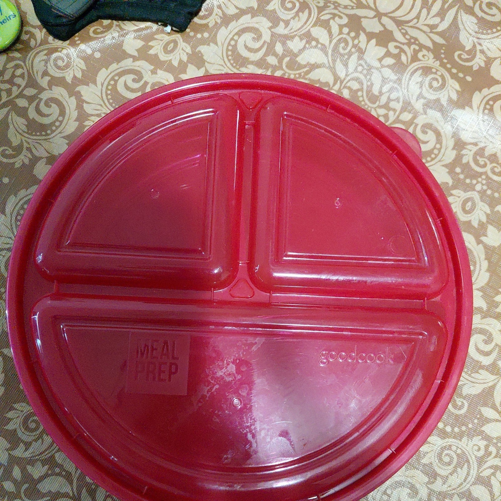 plastic storage containers 
