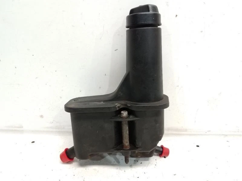 1997 Volkswagen Jetta (1.9L / TDI) Power Steering Reservoir — 第 3/4 张图片