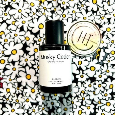 Musky Cedar Eu De Parfum Korean Perfume 30ml K-Beauty Fragrance Daily Comma
