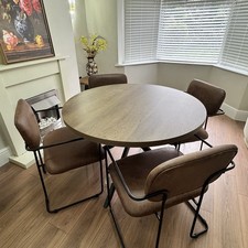 Brand New Modern Round Dining Set - 4 Chairs 1 Table