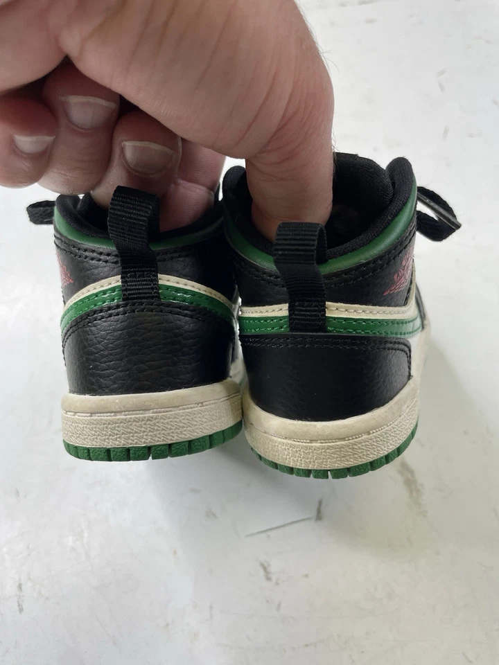 Zapatos para niños pequeños Nike Air Jordan 1 Mid 'Negro/Verde Pino' 640735 067 - Talla 5C Foto 3 de 4