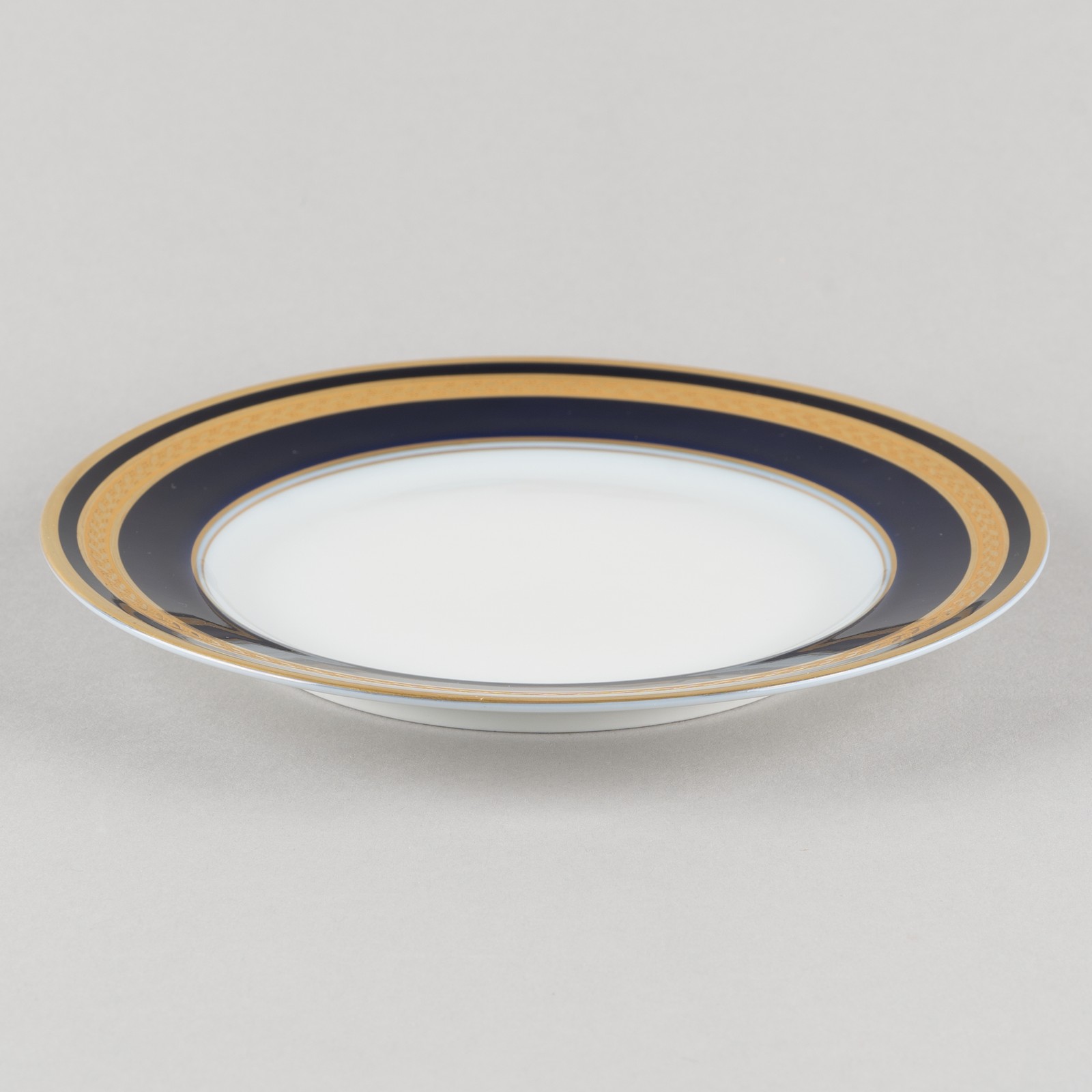 Set of 4x Perfect 5-Piece Place Settings, 2 Available, Monarch Hutschenreuther