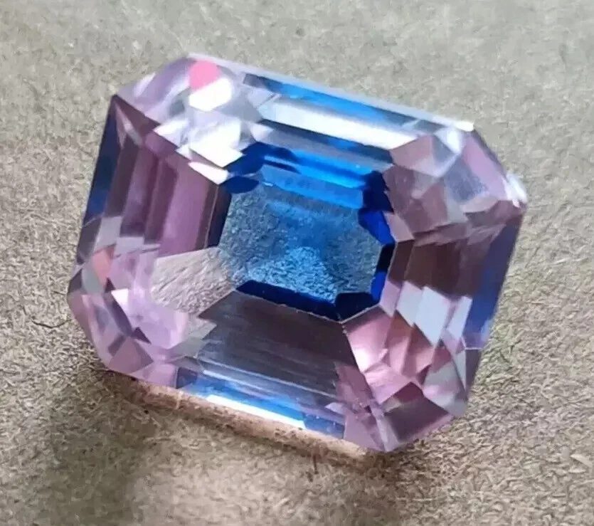 Pedra preciosa solta corte esmeralda natural VVS safira pitambari 10,80 ct com certificação EGL - Imagem 3 de 4