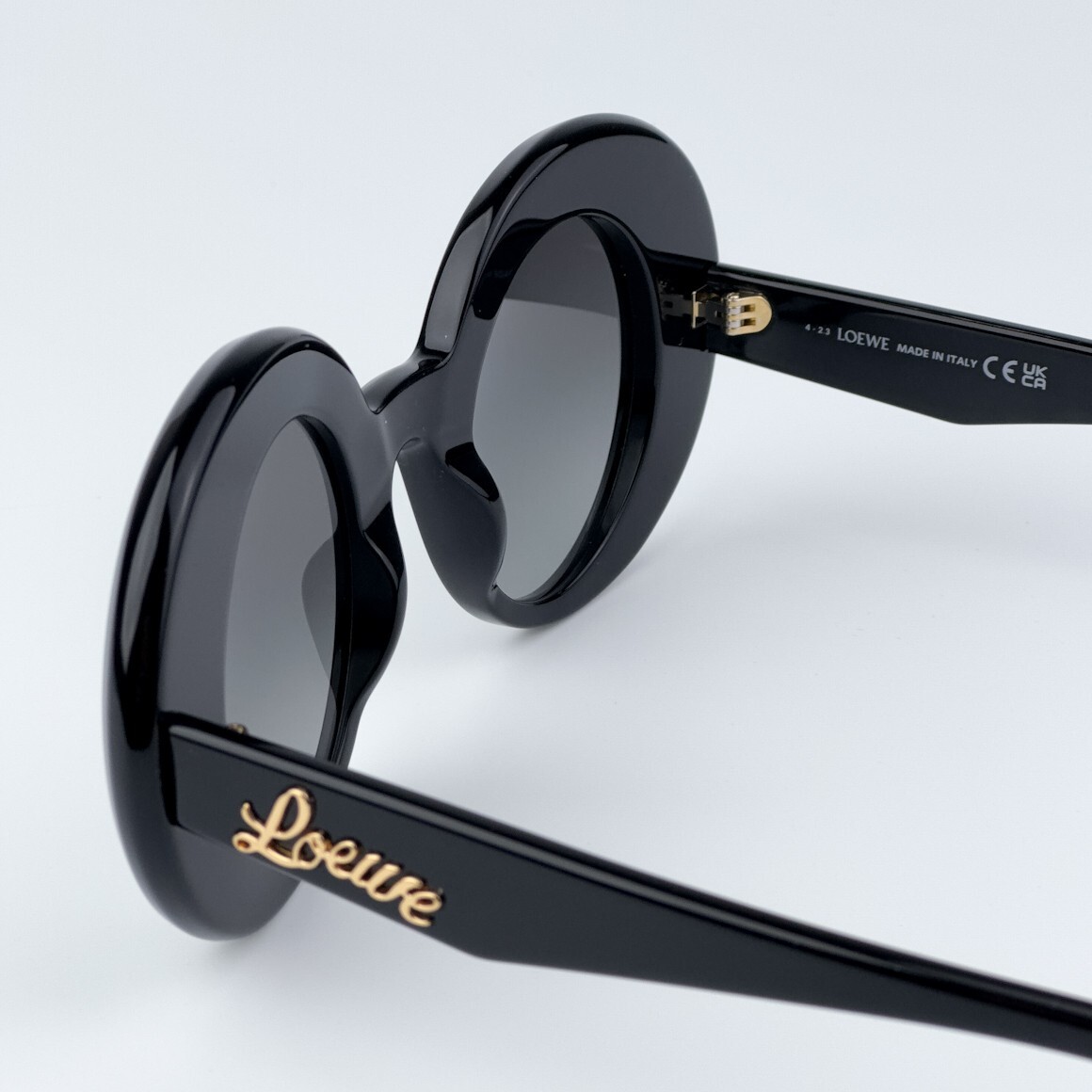Loewe Women Sunglasses Black Smoke Gradient Round LW40089I Loewe Women Sunglasses Black Smoke Gradient Round LW40089I