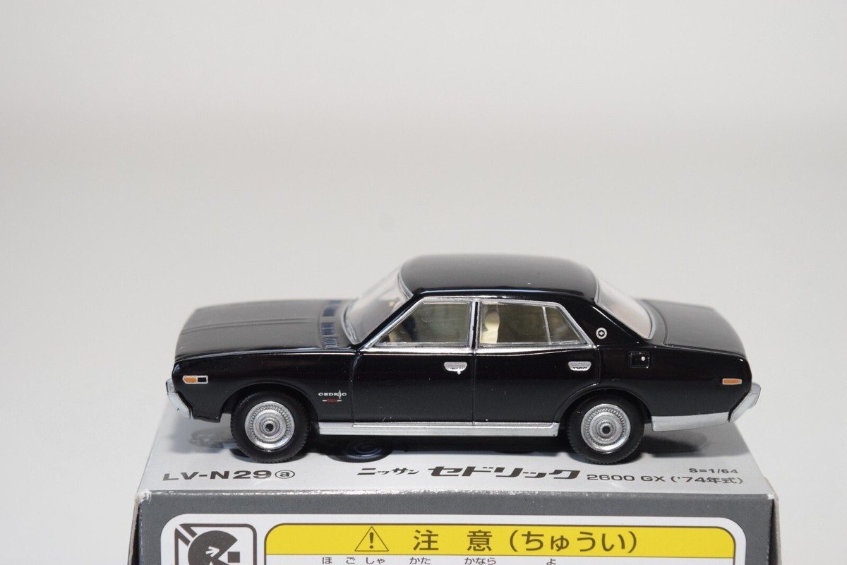 A94 1:64 3 INCH TOMICA TOMY VINTAGE LV-N29A NISSAN CEDRIC 2600 GX