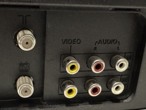 Samsung VHS DVD V9650 DVD/VCR Combo Recorder Hdmi - Upscale READ NO DVD WORKING - Picture 4 of 8