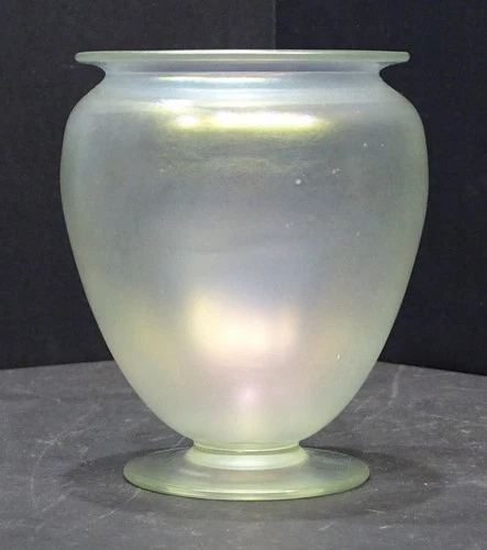 Antique CARDER STEUBEN Art Glass VERRE DE SOIE Urn Vase / STUNNING Iridescence!