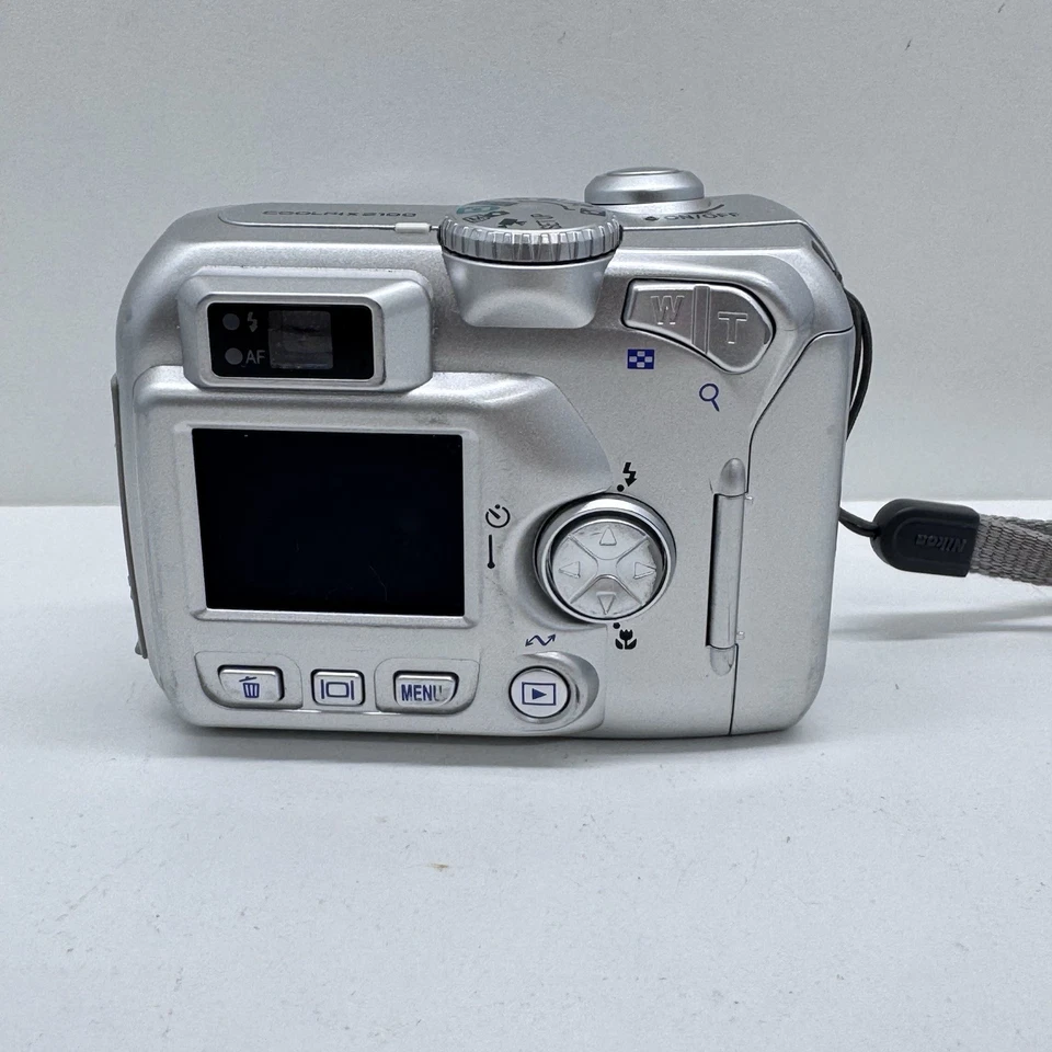 Nikon Coolpix 2100 2.0MP Compact Digital Camera Point & Shoot Silver w CF Card - Image 3 of 4