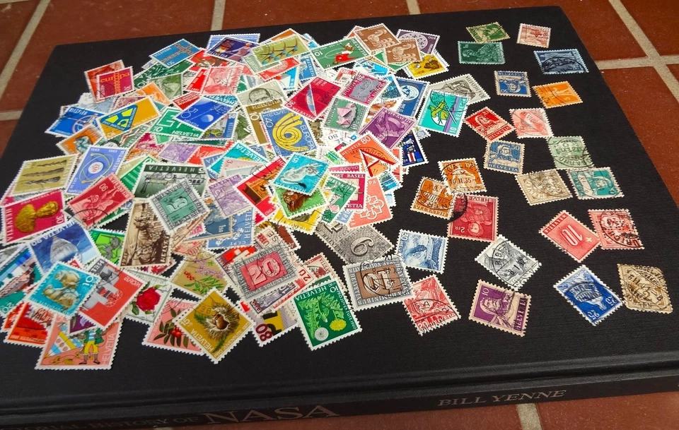 Colección de estampillas SUIZA HELV lotes diferentes estampillas - fuera de papel - ¡Ver fotos!! Foto 2 de 3