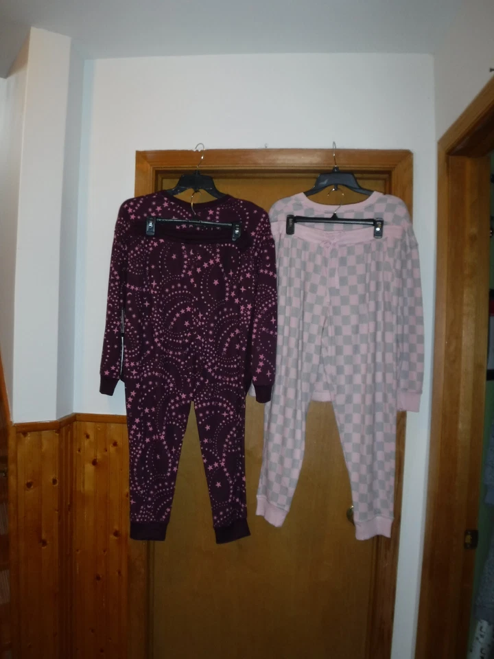 Women's 2 Piece Pajama Set .XL,LG,Cuddl Duds,Light Pink Grey,Burgundy Pink Stars - Image 2 of 4
