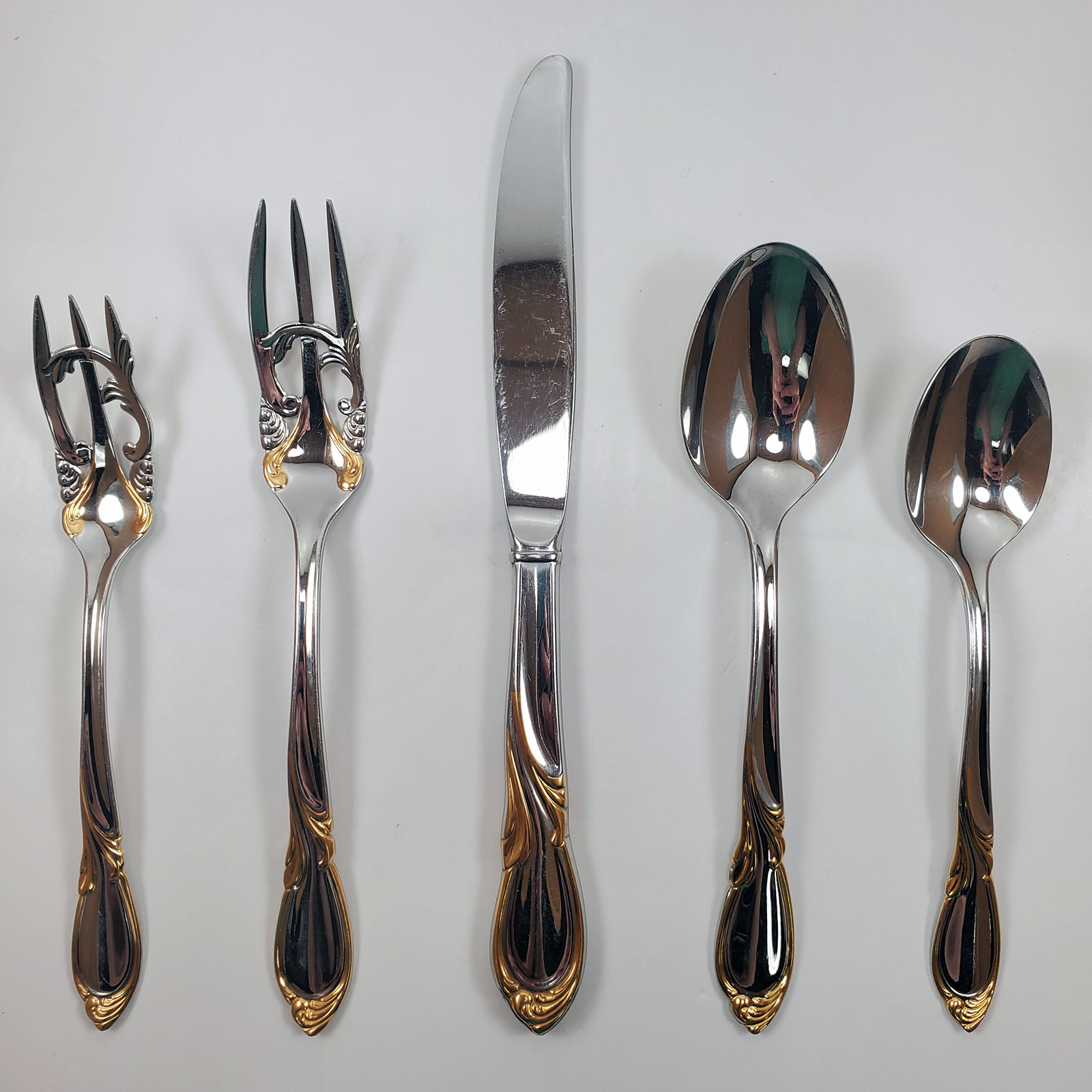 Yamazaki Cache Stainless Gold Accent Japan Flatware 5 Piece Place Setting Set