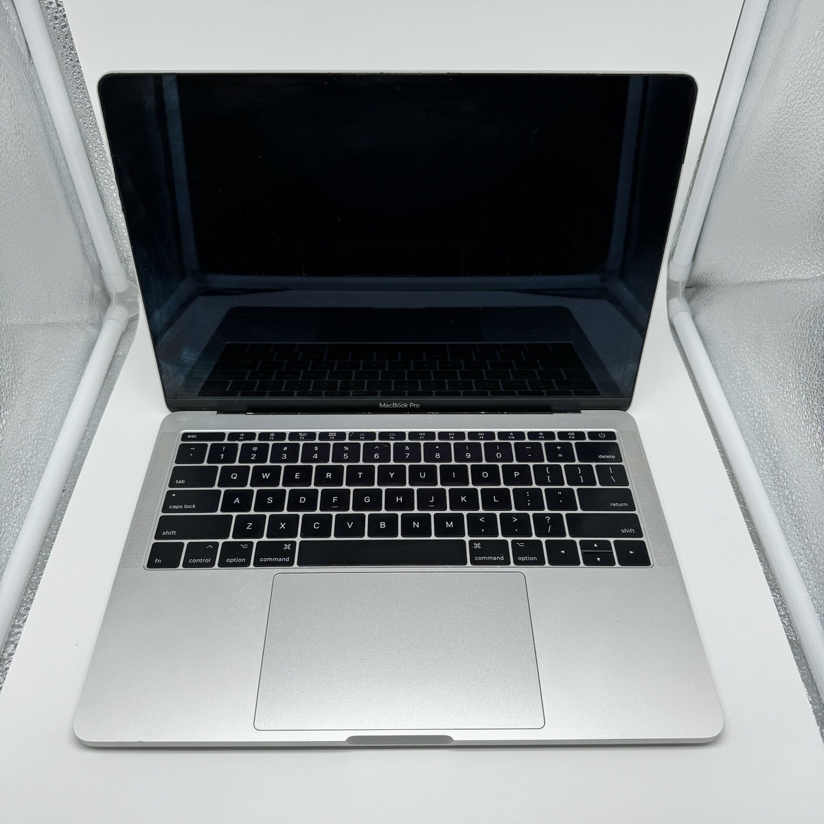 Apple MacBook Pro 2017 13 Apple MacBook Pro 2017 13