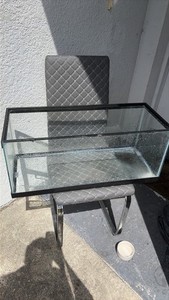 20 gallon fish tank crack on it, but doesn’t leak