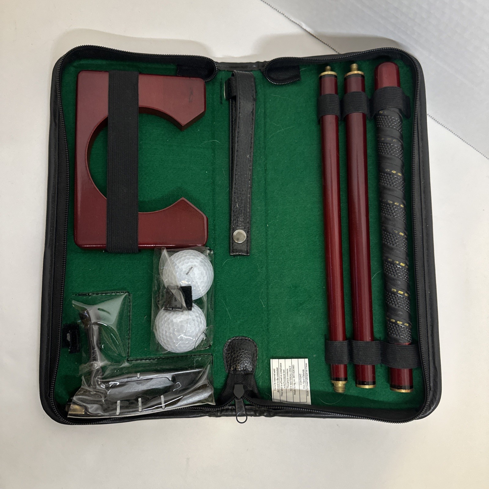 Putting Set Collapsible Putter Case Kit - 2 Balls