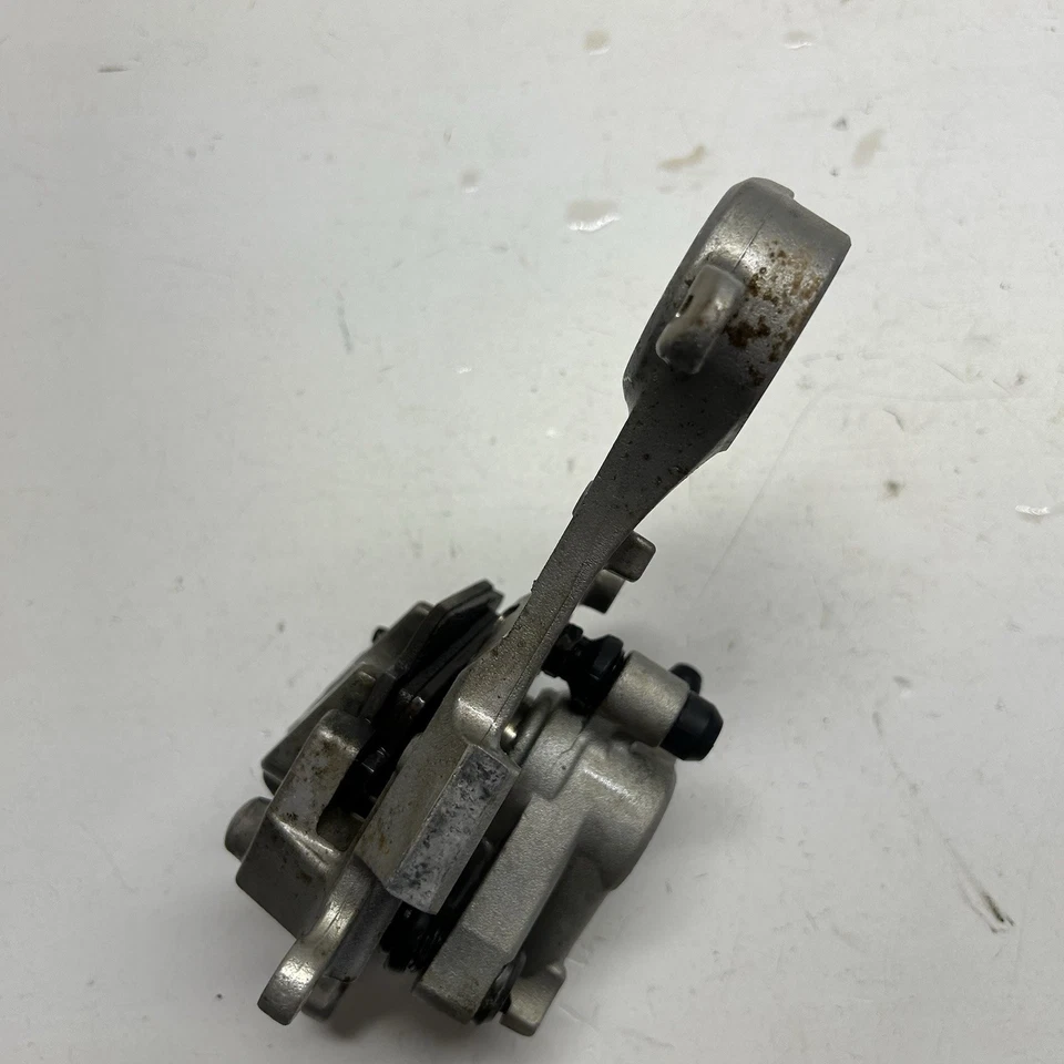 05 - 21 PINZA DE FRENO TRASERA YAMAHA YZ125 YZ 125 NISSIN OEM 1C3-2580W-52-00 Foto 4 de 4