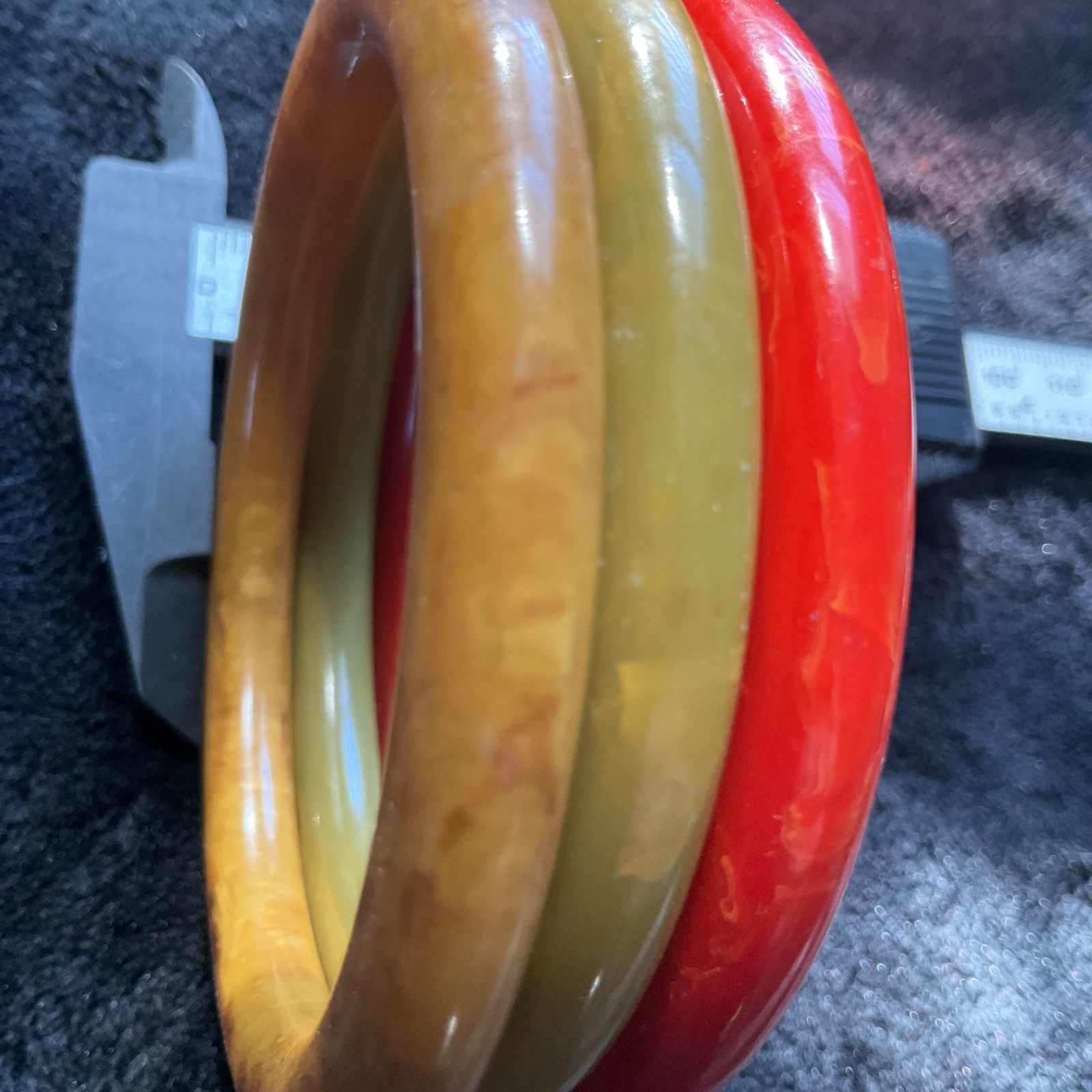 Vintage Bakelite Bangle bracelet stackable set 3 … - image 2