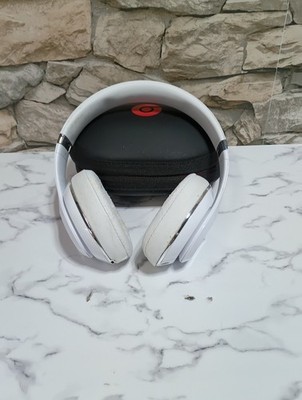 Beats by Dr. Dre Studio Pro Over the Ear Headphones White With Case And Cord