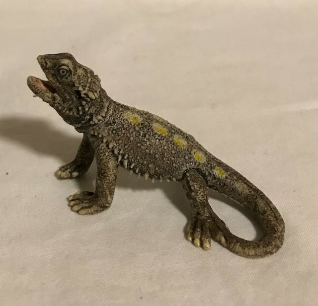 schleich iguana