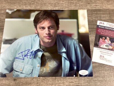 (SSG) Sexy JUSTIN KIRK Signed 10X8 Color ''Weeds'' Photo ''Succession'' with JSA COA