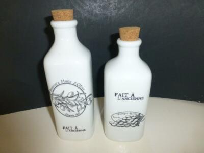 Tres Chic Bistro Black Olive Oil and Vinegar Bottles w/ Cork Stoppers (NWOB)