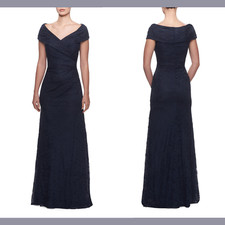 NEW 469 La Femme 6 Portrait Neck Sparkle Lace Gown in Navy Blue Q387