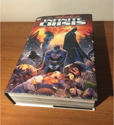 Infinite Crisis Omnibus: 2020 Ausgabe von Geoff Johns