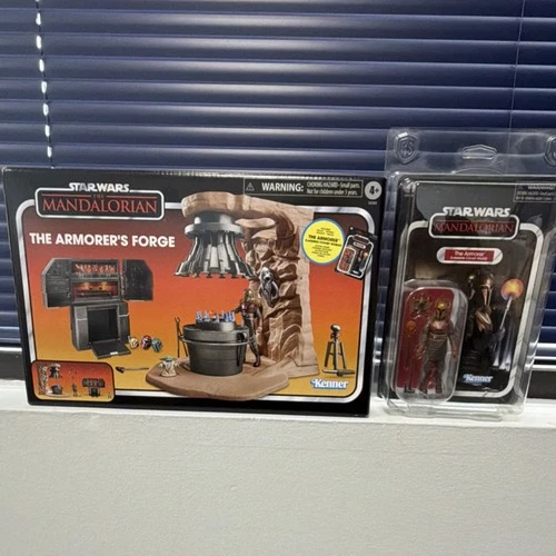 Kenner Star Wars Mandalorian The Armorer's Forge Action Figure Set Fig in case