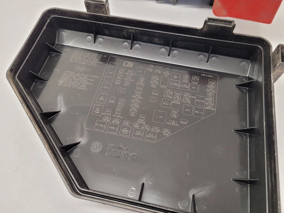 2013 - 2014 GMC ACADIA Fuse Box Engine Tow Package Without HID Foto 3 de 4