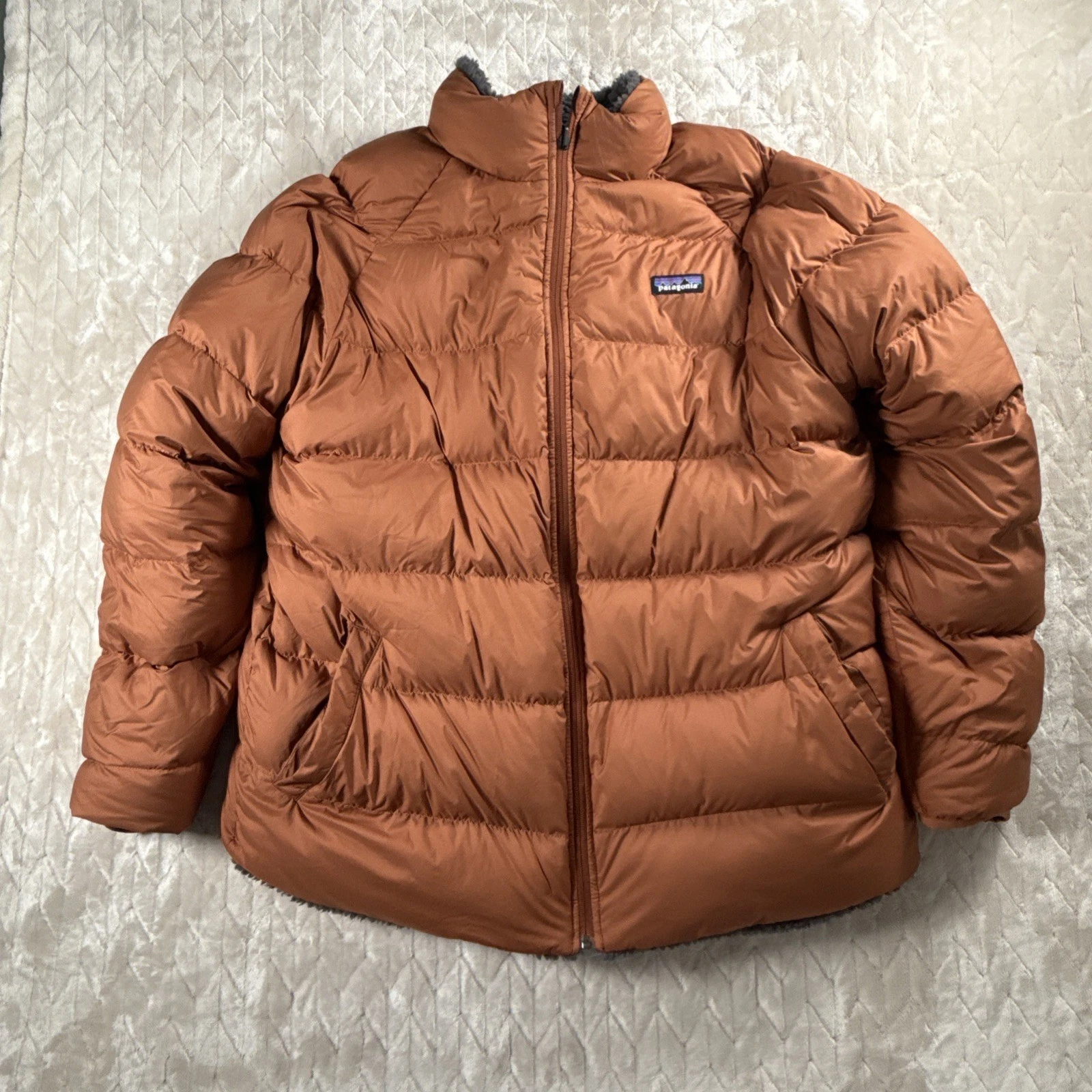 PATAGONIA SILENT DOWN JACKET -XXL- Orange/BLUE REVERSIBLE 20670 SHEARLING SHERPA
Opens in a new wind