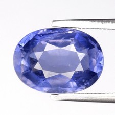Iolite cordièrite bleu violette en ovale facetté de 2.57Cts