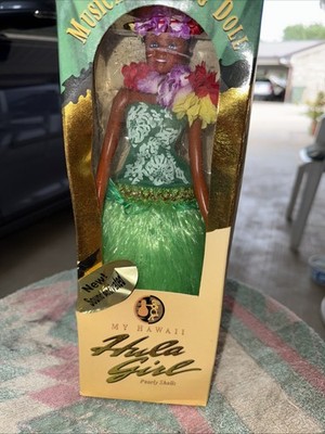 Vintage  1998 My Hawaii Hula Girl Musical Pearly Shells