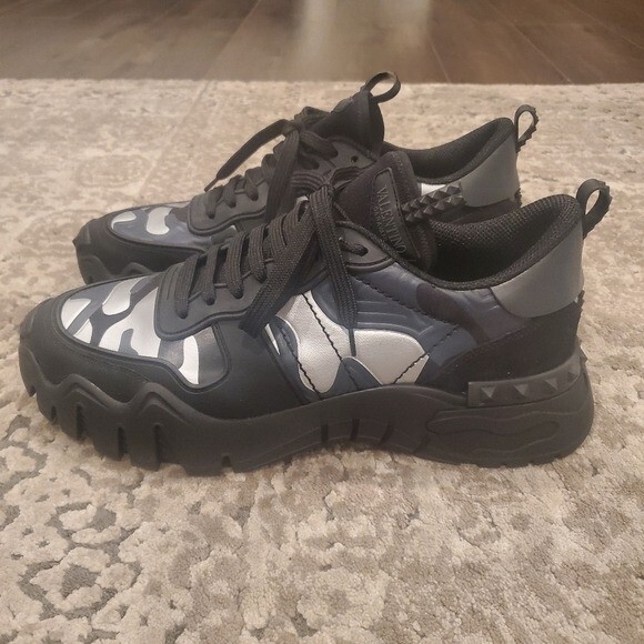 valentino garavani rockrunner plus camouflage sneakers