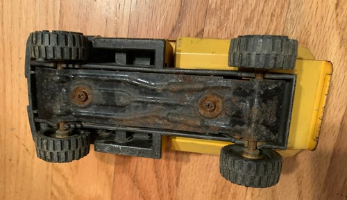 vintage Buddy L dump truck yellow pressed steel 1970's 7.5 inches collectible - Picture 7 of 10