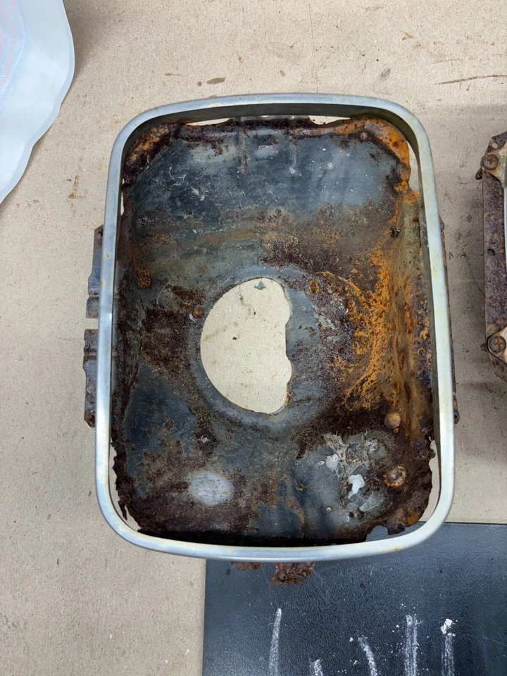 1981 年 1987 年道奇 RAM W150 D150 W250 W350 粗灯头灯支架 — 第 2/4 张图片